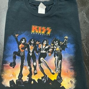 KISS Destroyer T-shirt on the Gildan Tag